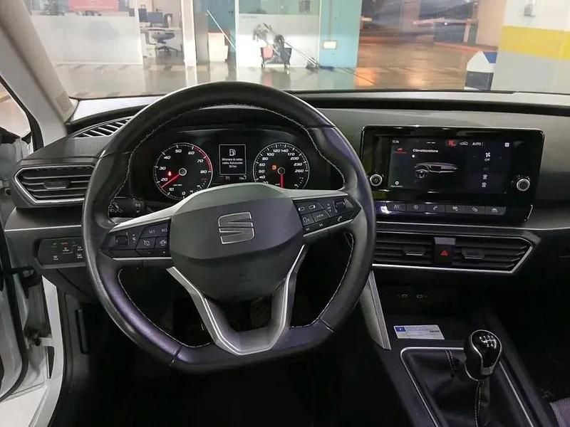 Usado Seat Leon Style 110 HP (80 kW) 2024 Branco Citadino