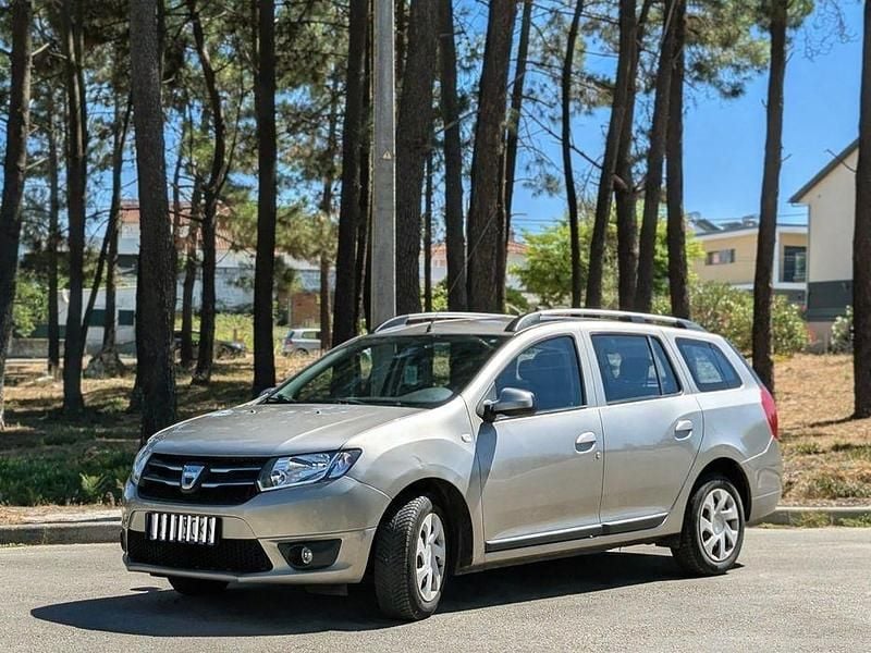 Usado 2015 Dacia Logan MCV Ambiance Sedan | € 7.200 - Imagem 1/4
