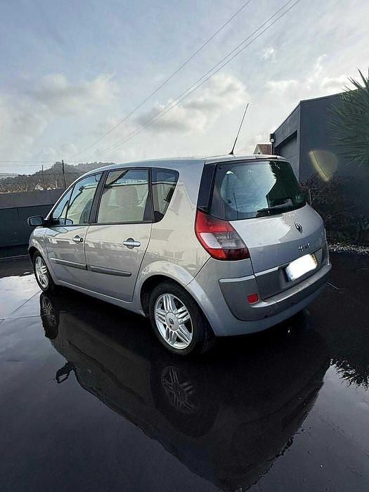 Usado Renault Scénic II Privilege 110 HP (80 kW) 2005 Monovolume