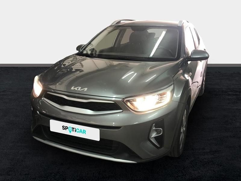 Cinzento Usado 2024 Kia Stonic SUV | € 18.900 (Preço justo) - Imagem 1/4