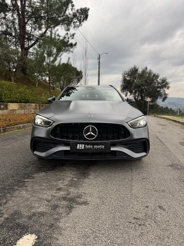 Usado Mercedes C300 AMG line 313 HP (230 kW) 2022 Cinza Carrinha