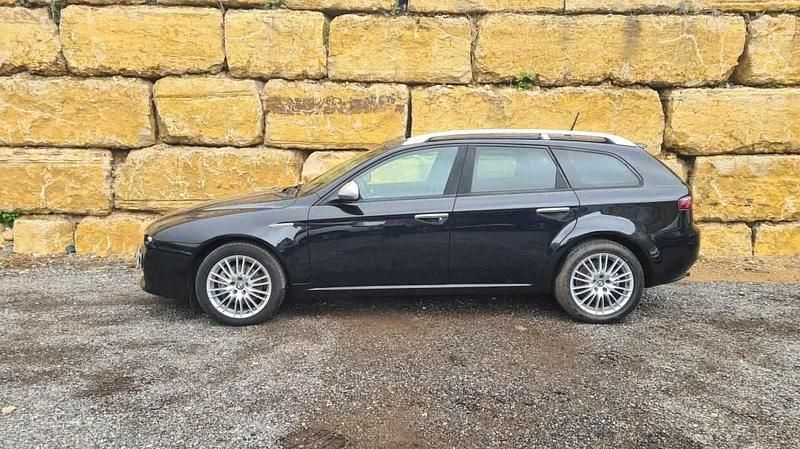 Usado Alfa Romeo 159 Distinctive 170 HP (125 kW) 2010 Preto Sedan