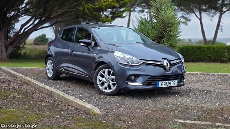 Cinza Usado 2018 Renault Clio IV LIMITED Sedan | € 11.750 (Preço justo) - Imagem 1/1