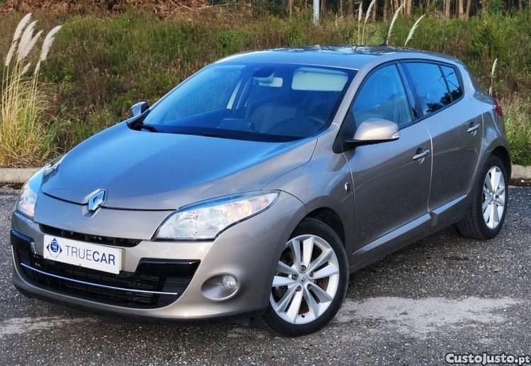 Castanho Usado 2011 Renault Mégane III Luxe Citadino | € 11.800 (Preço justo) - Imagem 1/1