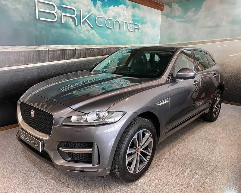 Cinzento Usado 2017 Jaguar F-Pace SUV | € 22.500 (Bom preço) - Imagem 1/4