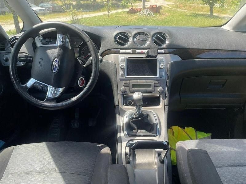 Usado 2007 Ford Galaxy Monovolume | € 3.000 - Imagem 1/4