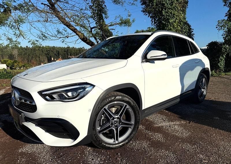 Branco Usado 2022 Mercedes GLA250 AMG line SUV | € 39.885 (Preço justo) - Imagem 1/4