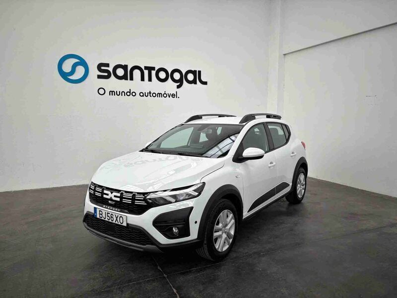 Branco Usado 2024 Dacia Sandero Expression Citadino | € 19.990 (Preço elevado) - Imagem 1/4