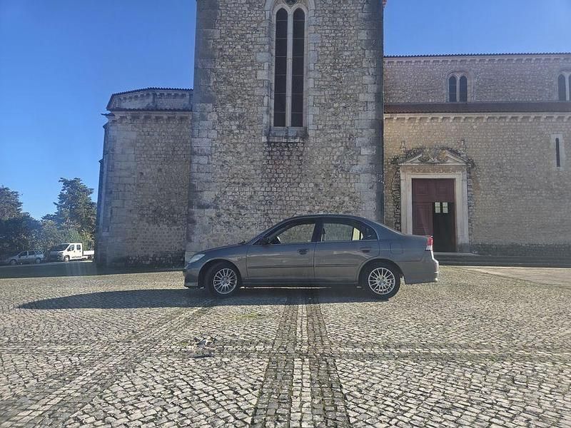 Usado 2004 Honda Civic Sedan | € 4.250 (Caro) - Imagem 1/4