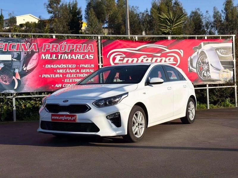 Usado Kia Ceed Urban 120 HP (88 kW) 2021 Branco Citadino