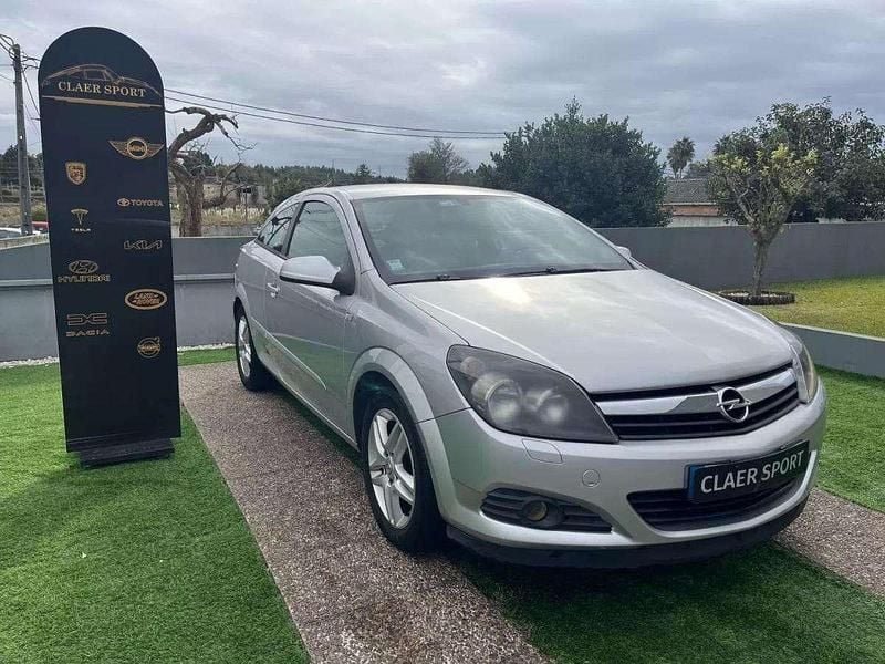 Cinza prata Usado 2006 Opel Astra GTC Coupé | € 4.900 (Preço justo) - Imagem 1/4