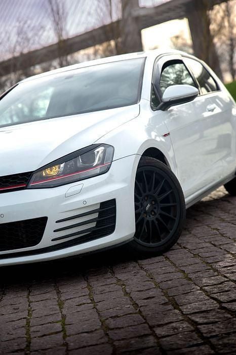 Usado VW Golf VII GTI 220 HP (161 kW) 2016