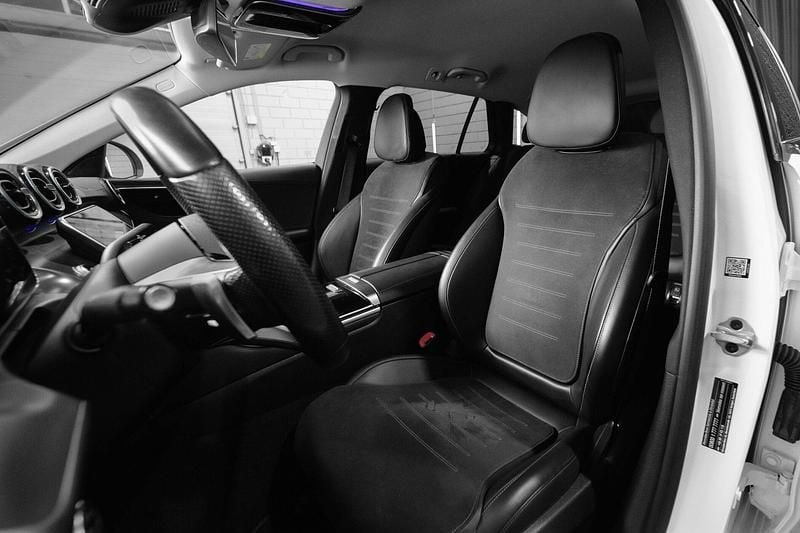 Usado Mercedes C300 AMG line 313 HP (230 kW) 2022 Branco Carrinha