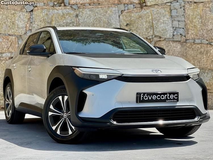 Cinza Usado 2024 Toyota bZ4X SUV | € 34.950 (Preço justo) - Imagem 1/1