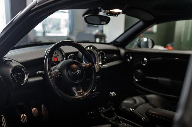 Cinzento Usado 2012 Mini Coupé Coupé | € 12.990 - Imagem 1/4