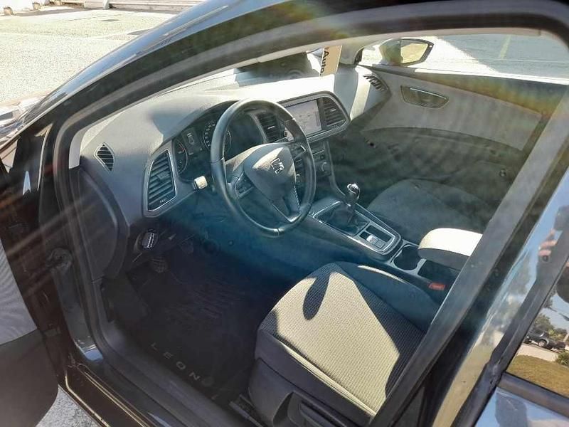 Usado Seat Leon ST 115 HP (84 kW) 2019 Cinzento escuro metalizado Carrinha