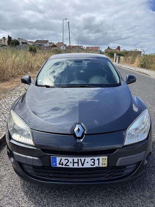 Usado 2009 Renault Mégane III Dynamique Sedan | € 4.000 (Preço justo) - Imagem 1/4