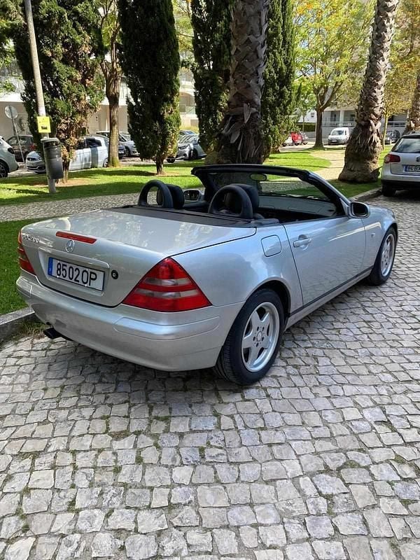 Cinzento Usado 1999 Mercedes SLK200 Cabrios | € 9.000 (Super Preço) - Imagem 1/4