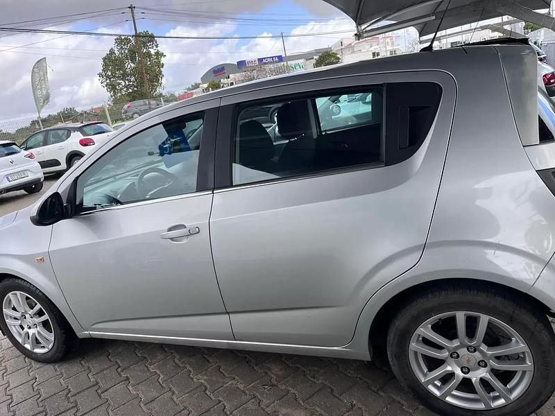 Usado Chevrolet Aveo LT 86 HP (63 kW) 2011 Cinza