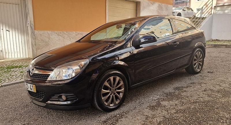 Usado Opel Astra GTC 110 HP (80 kW) 2010