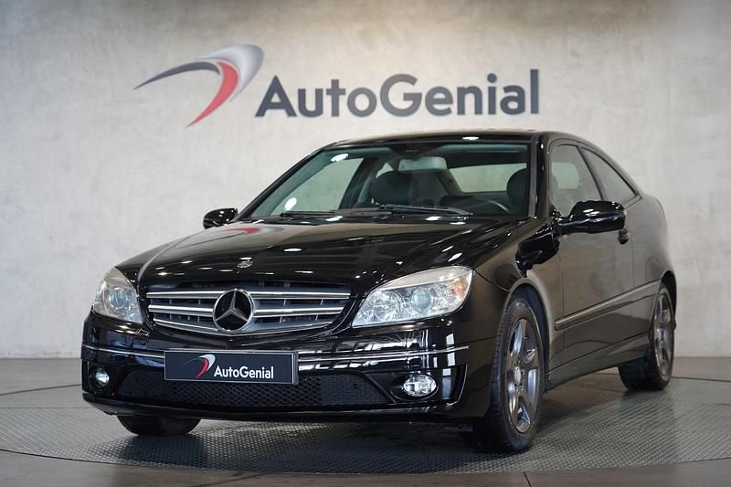 Preto Usado 2009 Mercedes 220 Coupé | € 13.150 - Imagem 1/4