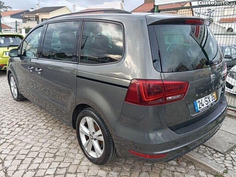Cinza Usado 2017 Seat Alhambra Style Monovolume | € 18.900 - Imagem 1/1