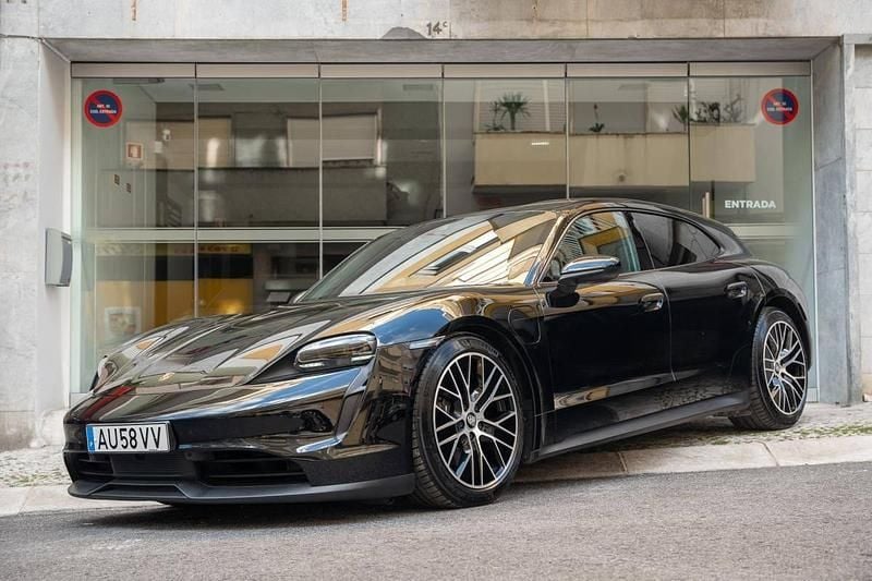 Usado Porsche Taycan 300 kW (408 HP) 2022 Preto Carrinha
