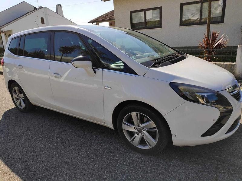 Usado 2014 Opel Zafira Tourer Monovolume | € 5.500 - Imagem 1/4
