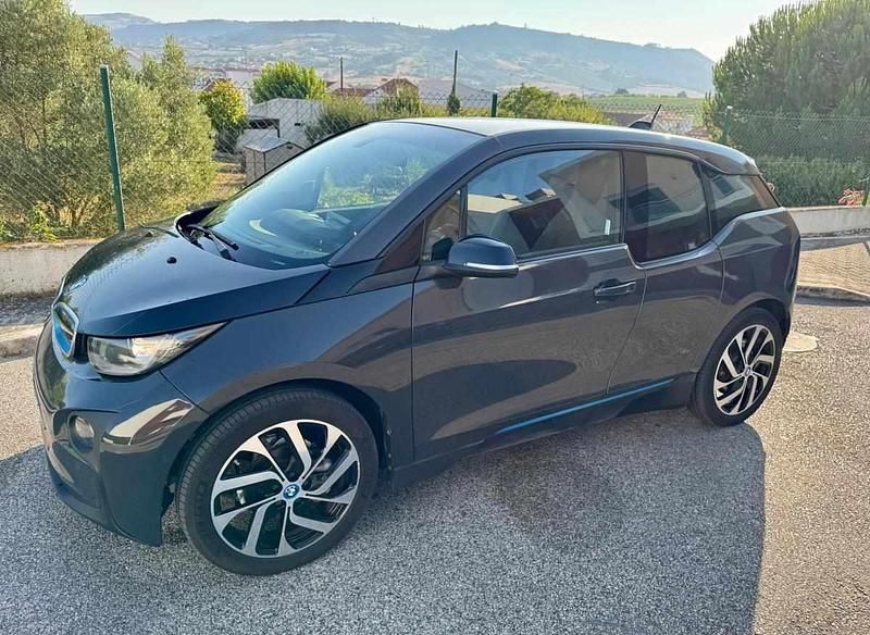 Cinzento Usado 2015 BMW i3 Citadino | € 13.900 (Preço elevado) - Imagem 1/4