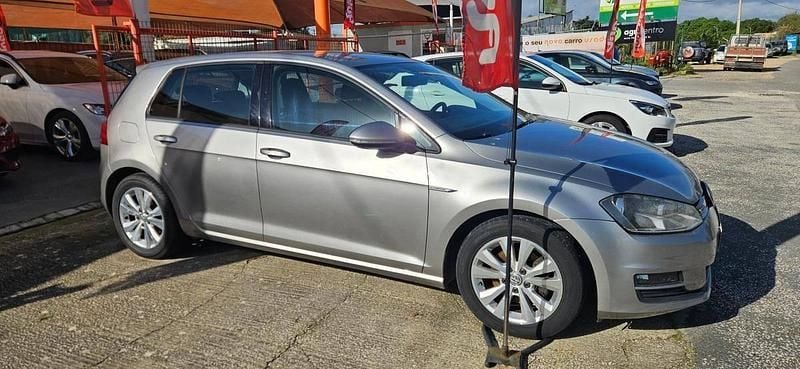 Usado VW Golf VII Trendline 110 HP (80 kW) 2015 Cinza Citadino