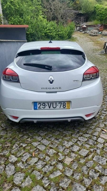 Branco Usado 2012 Renault Mégane Coupé Coupé | € 8.550 - Imagem 1/4