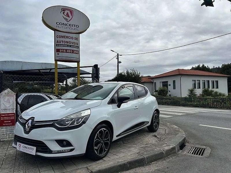 Branco Usado 2016 Renault Clio IV Expression | € 9.900 (Bom preço) - Imagem 1/4