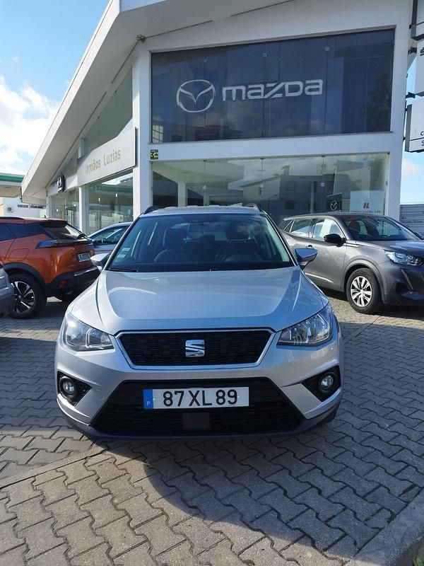 Cinza Usado 2019 Seat Arona Style SUV | € 14.400 (Preço justo) - Imagem 1/4