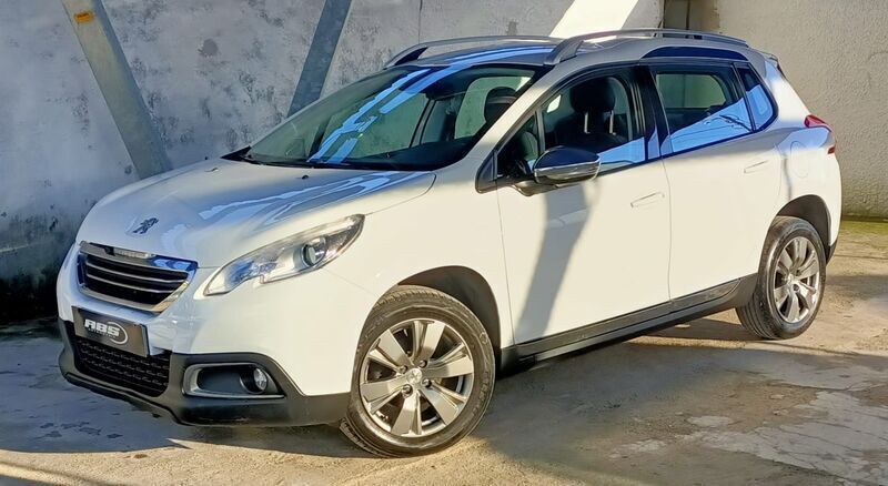 Branco Usado 2014 Peugeot 2008 SUV | € 12.990 - Imagem 1/4