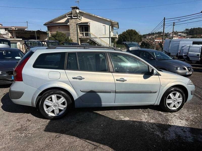 Usado Renault Mégane II 80 HP (58 kW) 2004 Cinzento Carrinha