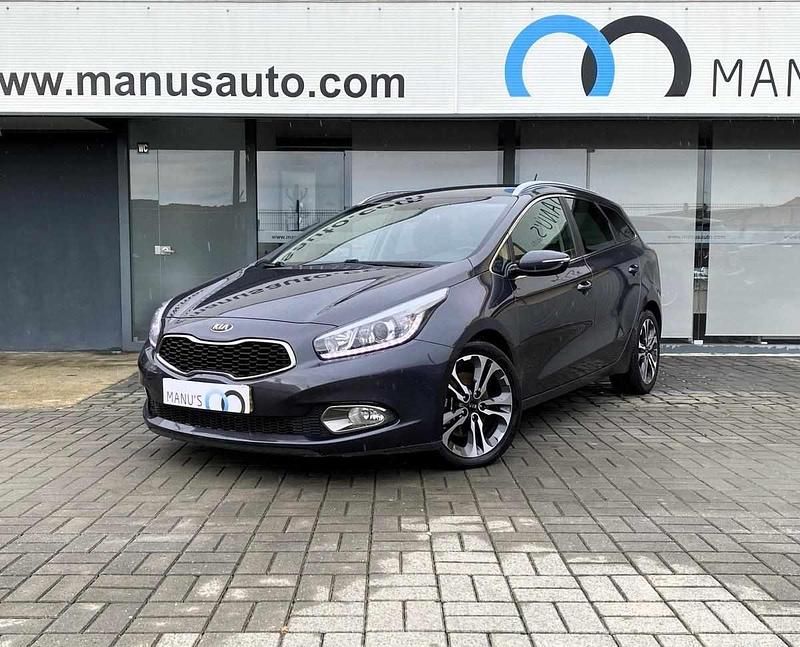 Usado Kia Ceed Sportswagon Sport 128 HP (94 kW) 2013 Cinzento Carrinha