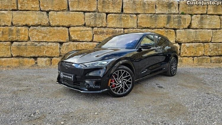Preto Usado 2022 Ford Mustang Mach-E GT SUV | € 42.500 - Imagem 1/1