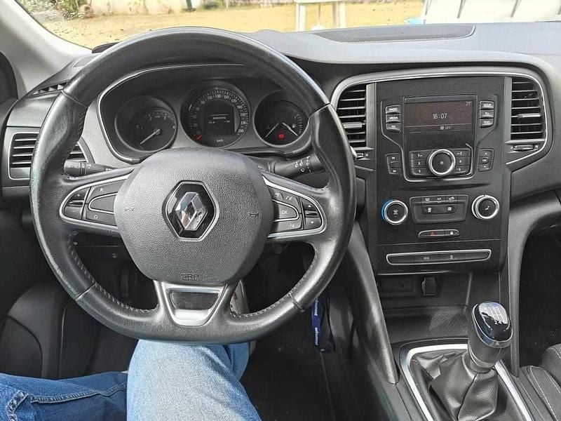 Usado Renault Mégane GrandTour 116 HP (85 kW) 2019 Cinzento Carrinha