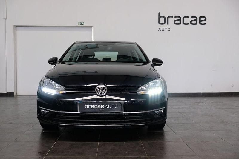 Usado VW Golf VII Comfortline 110 HP (80 kW) 2019 Preto