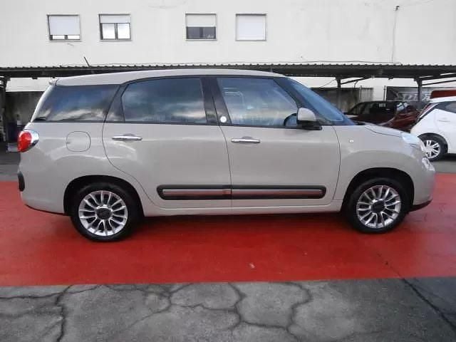Usado Fiat 500L Lounge 105 HP (77 kW) 2013 Castanho Monovolume