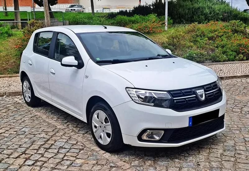 Branco Usado 2017 Dacia Sandero Comfort Citadino | € 8.250 (Bom preço) - Imagem 1/4