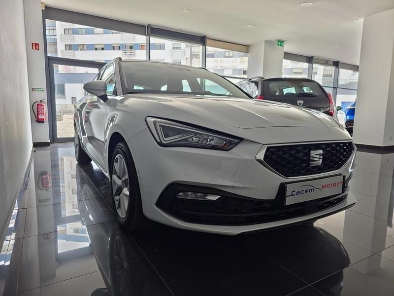 Usado Seat Leon ST 110 HP (80 kW) 2022 Branco Carrinha