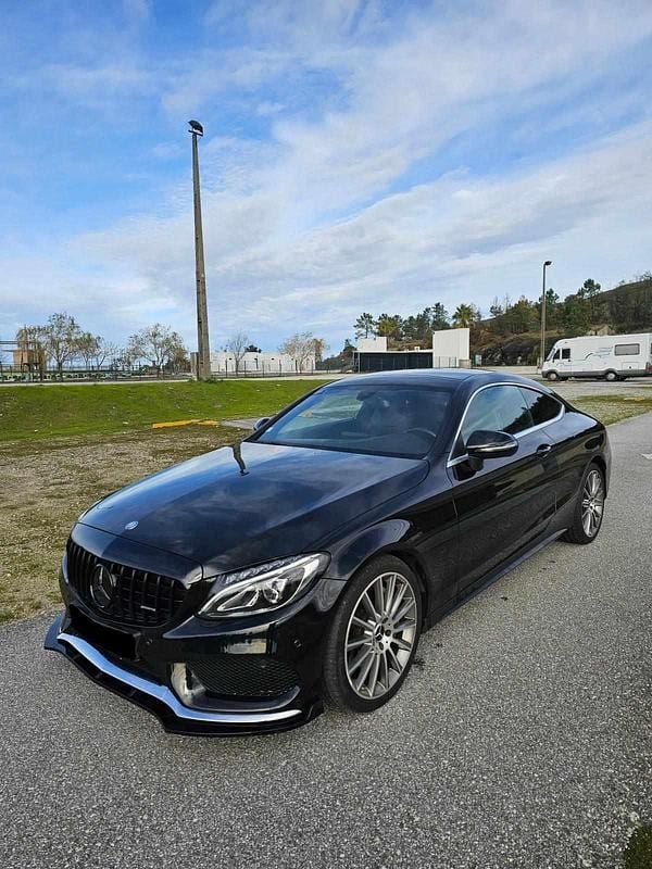 Preto Usado 2016 Mercedes C250 Coupé | € 27.000 (Bom preço) - Imagem 1/4