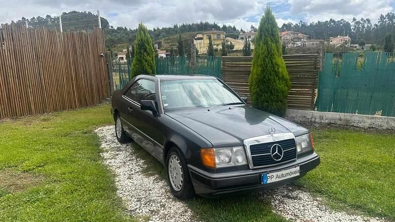 Usado Mercedes E230 132 HP (97 kW) 2004 Preto Coupé