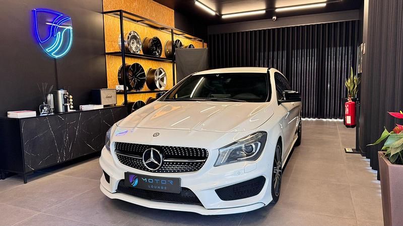 Branco Usado 2015 Mercedes CLA200 AMG line Carrinha | € 19.990 - Imagem 1/4