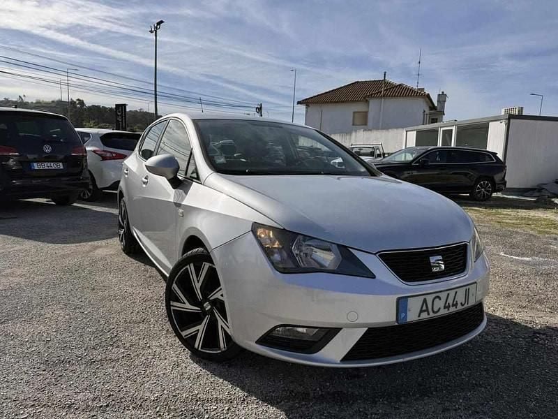 Cinzento Usado 2017 Seat Ibiza Ecomotive | € 10.990 (Bom preço) - Imagem 1/4