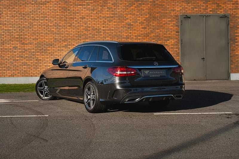 Usado Mercedes C220 AMG line 194 HP (142 kW) 2020 Cinza escuro Carrinha