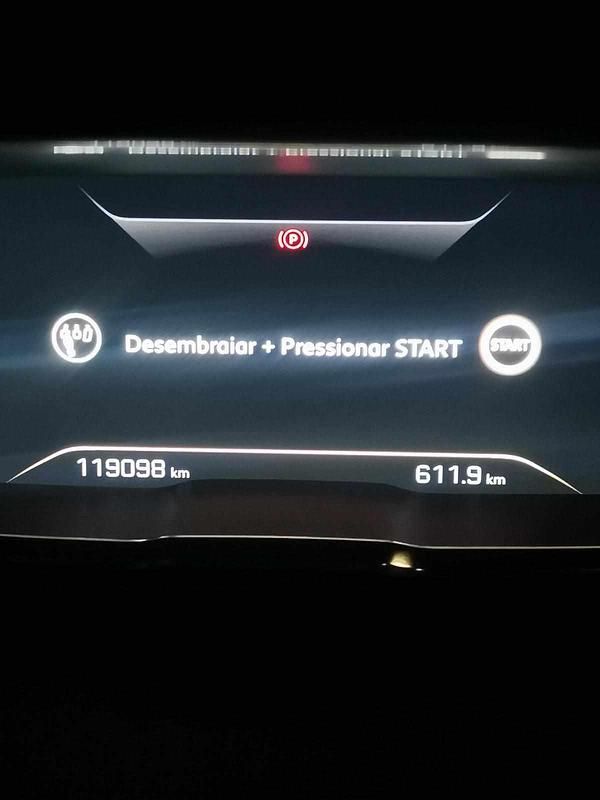 Usado Peugeot 5008 131 HP (96 kW) 2020 Preto Citadino