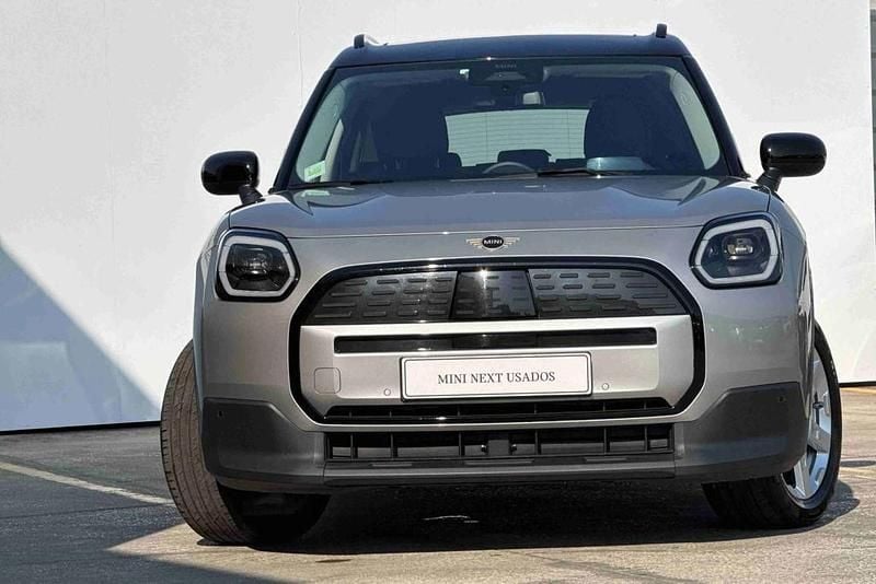Cinzento Usado 2024 Mini Countryman Essential SUV | € 40.900 - Imagem 1/4