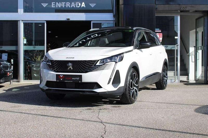 Usado Peugeot 5008 GT-line 130 HP (95 kW) 2021 Branco Monovolume
